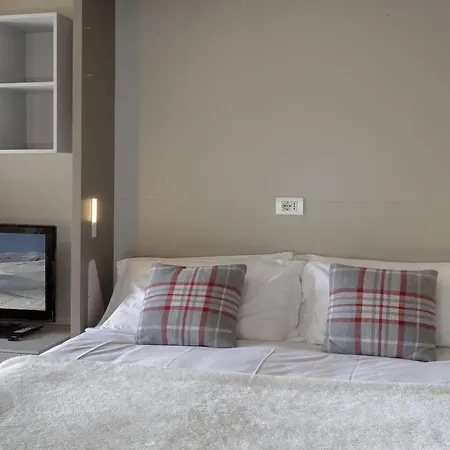 Hellochalet - Bellevue - Slopeside With Terrace * Брей-Червінія