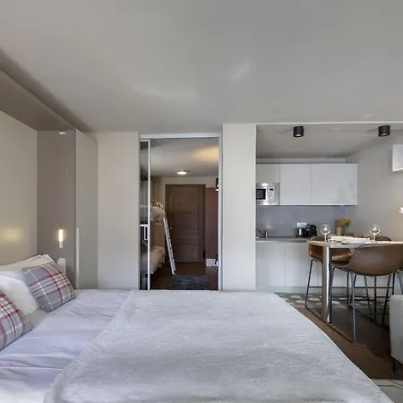 Hellochalet - Bellevue - Slopeside With Terrace * ブレウイル・チェルヴィナイア