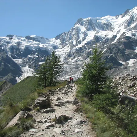 Hellochalet - Bellevue - Slopeside With Terrace アパート